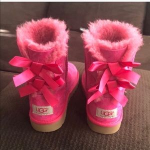 UGGS - Look like New!!